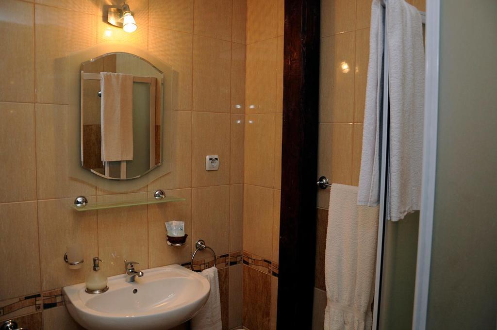 Pension Ambiance Iasi Habitación foto
